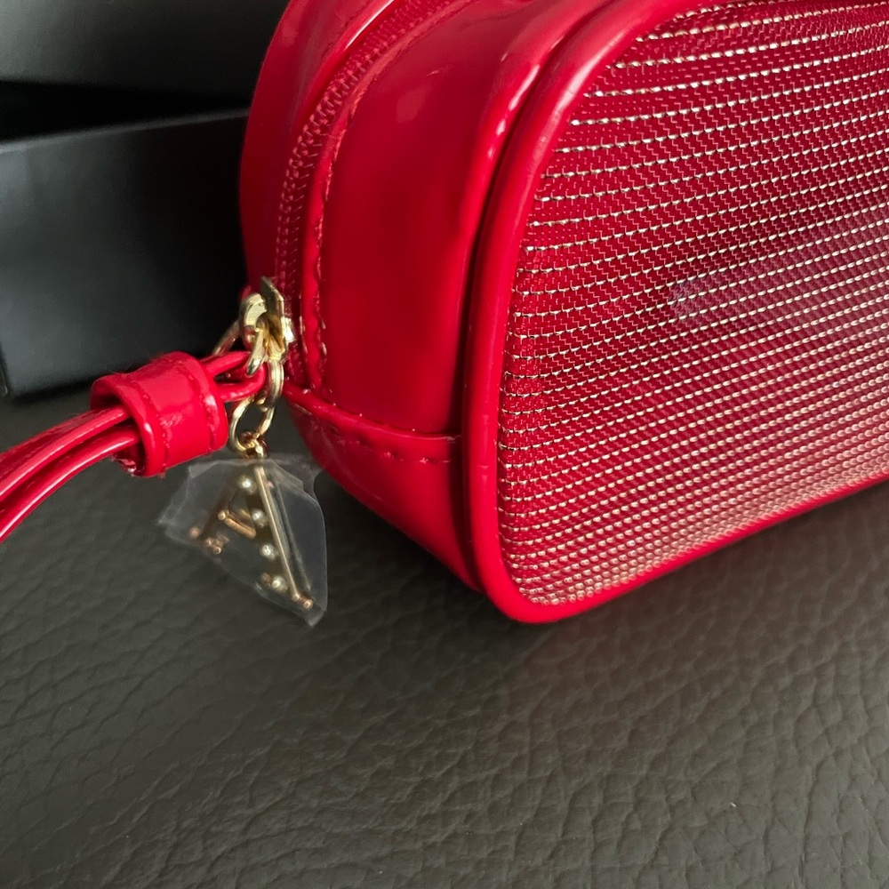 Giorgio Armani Vibrant Red Cosmetic Bag - Picture 4 of 17